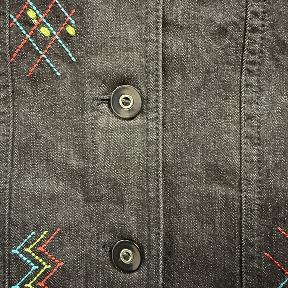 Allison Daley Westrn themed color embroidered  black denim jacket, 10P NWOT - Picture 3 of 6